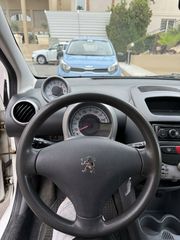 Peugeot 107 2011