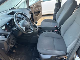 Ford Grand C-Max 2017-thumb-15