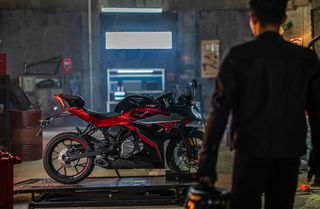 CFmoto 250 SR 2026-thumb-2
