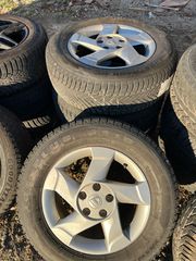 Dacia Duster 215/65/16-thumb-1