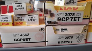 μπουζι μαρκας NGK BCP6ET (4563) και BCP7ET (2078) , με 3 ακιδες και αποσπωμενο καπακι .