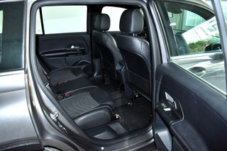 Mercedes-Benz GLB 200 2022 1.33cc STYLE DARK NIGHT 7G/TRONIC AUTOMATIC-F1 PADS EURO6-thumb-17