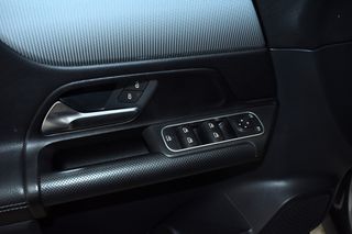 Mercedes-Benz GLB 200 2022 1.33cc STYLE DARK NIGHT 7G/TRONIC AUTOMATIC-F1 PADS EURO6-thumb-21