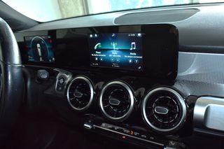 Mercedes-Benz GLB 200 2022 1.33cc STYLE DARK NIGHT 7G/TRONIC AUTOMATIC-F1 PADS EURO6-thumb-29