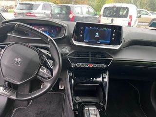 Peugeot 208 2023 GT LINE 1.2 PURETECH 100 HP-thumb-14
