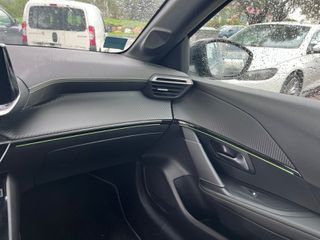 Peugeot 208 2023 GT LINE 1.2 PURETECH 100 HP-thumb-16