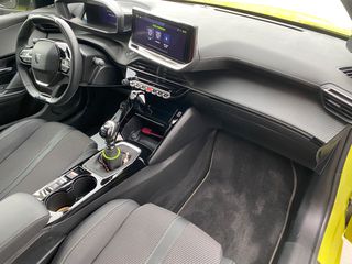 Peugeot 208 2024 GT 1.2-thumb-7