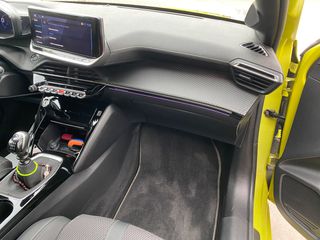 Peugeot 208 2024 GT 1.2-thumb-11