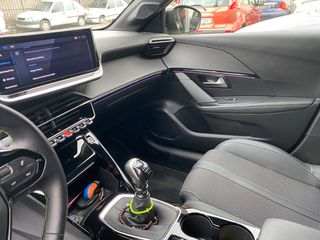 Peugeot 208 2024 GT 1.2-thumb-12