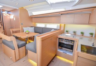 Dufour 2018 520 Grand Large-thumb-4