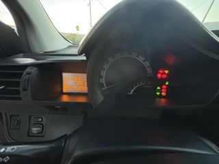 Toyota iQ 2012 D4D EURO5-thumb-11