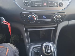 Hyundai i 10 2017 1.0 STYLE Klima Navi Full Extra!!-thumb-18