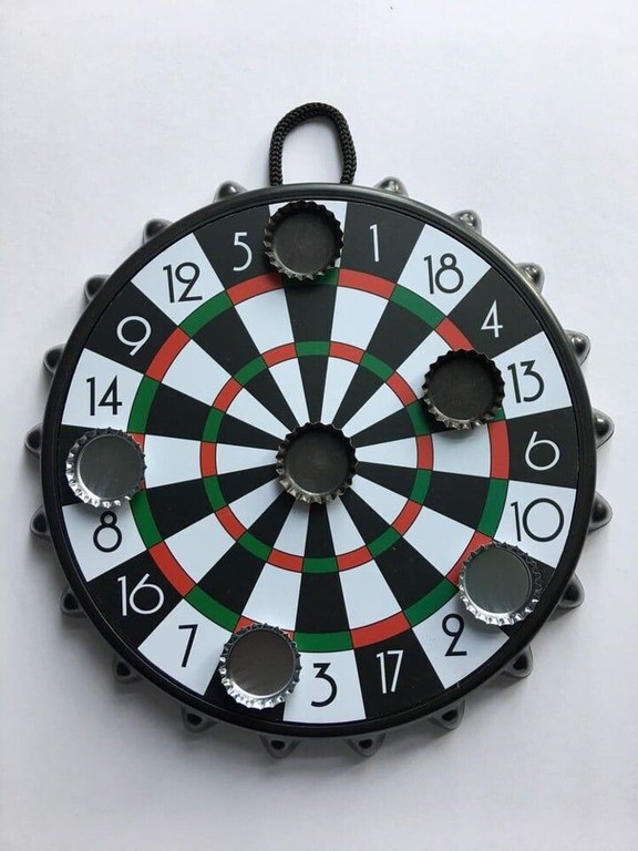 Winkee - Bottle Cap Dart Board / Gadgets