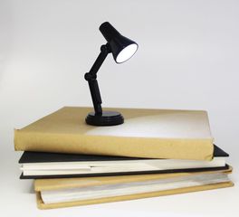 Winkee - Mini Reading Lamp / Gadgets-thumb-4