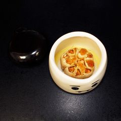 Winkee - Vampire Garlic Roaster and Storage / Gadgets-thumb-3