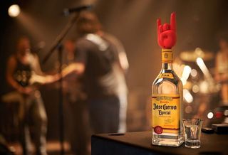 Winkee - Rock Hand Bottle Pourer-thumb-2