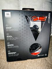 JBL Tune 500BT Ασύρματα / Ενσύρματα On Ear Ακουστικά με 16 ώρες Λειτουργίας και Quick Charge Μαύρα
