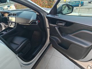 Jaguar F-Pace 2016 R- SPORT   2.0 DIESEL-thumb-12