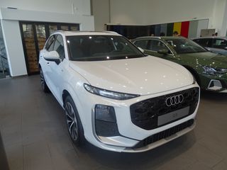 Audi Q3 2026 Q3 Advanced TFSI Hybrid S tronic 150 hp Sline-thumb-1