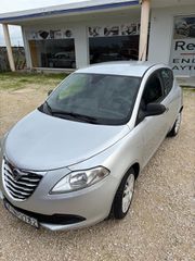 Lancia Ypsilon 2013-thumb-1