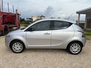 Lancia Ypsilon 2013-thumb-7