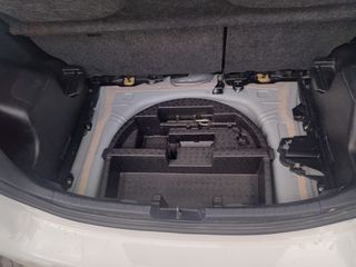 Toyota Yaris 2016 DIESEL D-4D-thumb-25