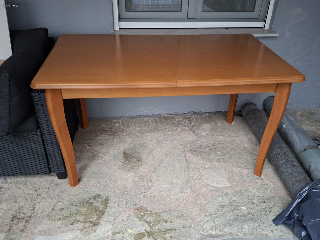 τραπέζι τραπεζαρίασ
