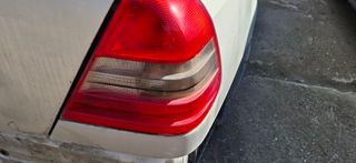 ΦΑΝΑΡΙ ΠΙΣΩ ΔΕΞΙ MERCEDES -- W202 -- C CLASS  1997-1999