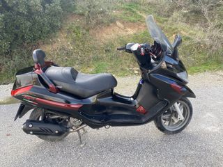 Piaggio XEvo 250 2010-thumb-3