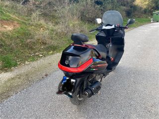Piaggio XEvo 250 2010-thumb-5