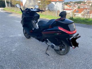Piaggio XEvo 250 2010-thumb-12