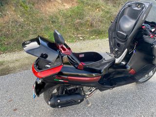 Piaggio XEvo 250 2010-thumb-14