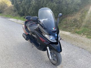Piaggio XEvo 250 2010-thumb-21
