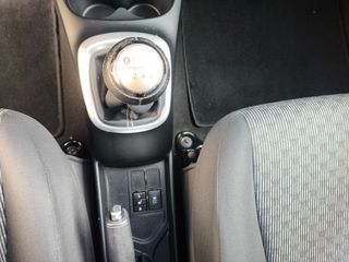 Toyota Yaris 2015 1.3 VVTI CAMERA-thumb-42