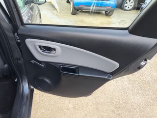 Toyota Yaris 2015 1.3 VVTI CAMERA-thumb-51