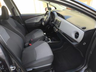 Toyota Yaris 2015 1.3 VVTI CAMERA-thumb-54