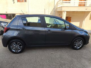 Toyota Yaris 2015 1.3 VVTI CAMERA-thumb-16