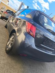 Toyota Yaris 2015 1.3 VVTI CAMERA-thumb-22