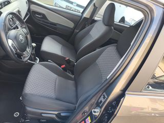 Toyota Yaris 2015 1.3 VVTI CAMERA-thumb-31