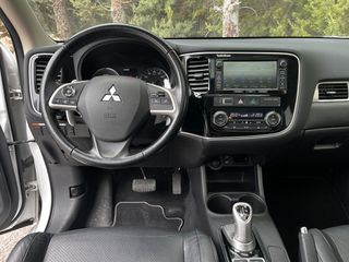 Mitsubishi Plug-in Hybrid Outlander 2013 Instyle+ 4WD-thumb-12