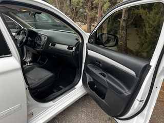 Mitsubishi Plug-in Hybrid Outlander 2013 Instyle+ 4WD-thumb-19