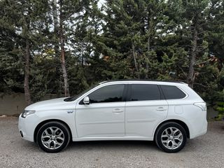 Mitsubishi Plug-in Hybrid Outlander 2013 Instyle+ 4WD-thumb-1