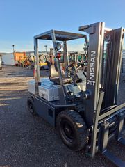 Nissan 2011 Nissan 2,0ton πλάγια μετατόπιση αυτόματο-thumb-2