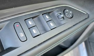 Peugeot 3008 2018 1.2cc 130PS-ΙΔΙΩΤΗ-GRIP CONTROL-NAVI-ΟΘΟNH-CAMERA-thumb-21
