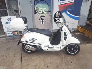 Piaggio Vespa GTS 300 2019 yacht club edition