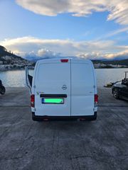 Nissan NV 200 2015