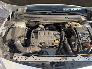 Opel Astra 2015 GTC TURBO-thumb-21