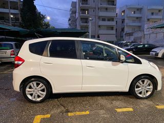 Honda Jazz 2011-thumb-6