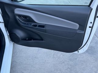 Toyota Yaris 2015 VAN 1,4 DIESEL-thumb-9