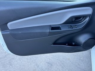Toyota Yaris 2015 VAN 1,4 DIESEL-thumb-13